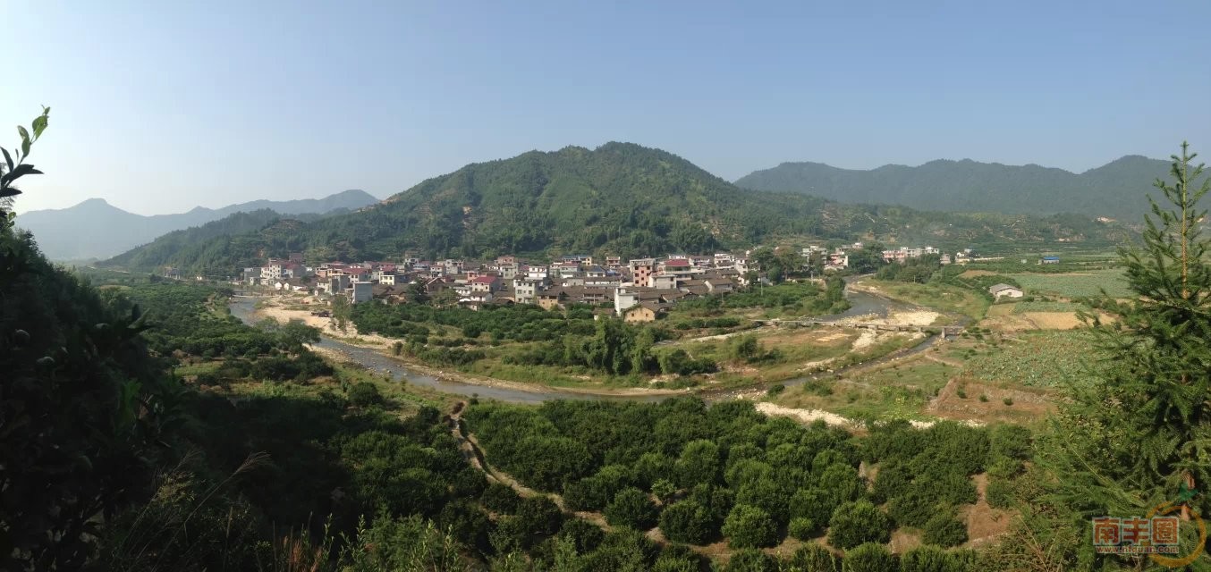 上甘村全景
