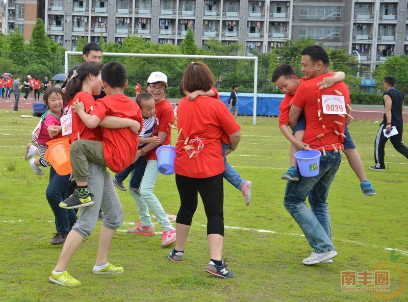 图5，亲子项目之“剪羊毛”.JPG