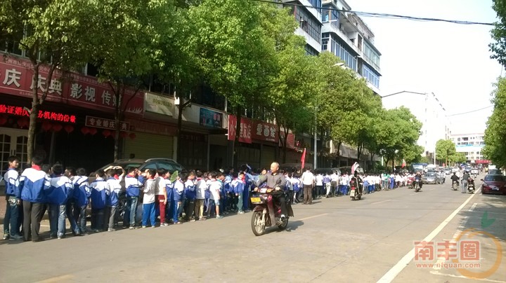 今日实验小学.jpg